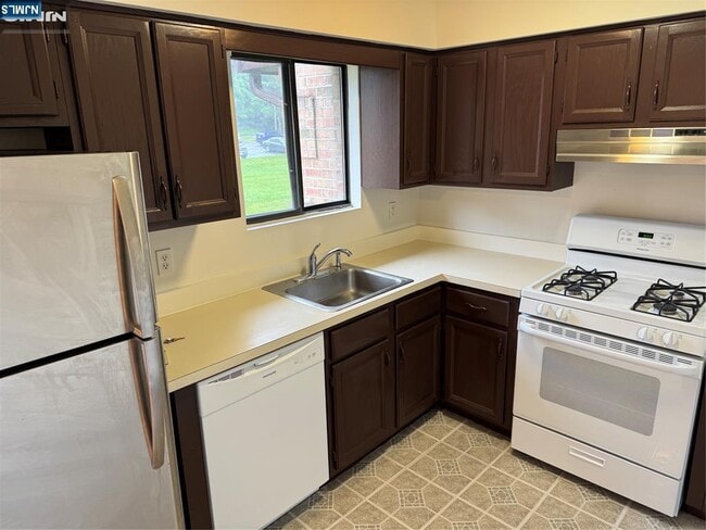 Building Photo - 102 Bellgrove Dr