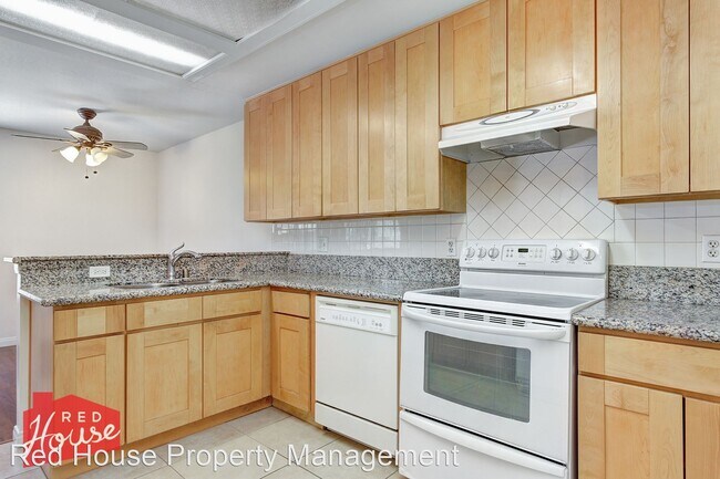 Foto del edificio - 3 br, 2 bath House - 2412 Adirondack Row #3