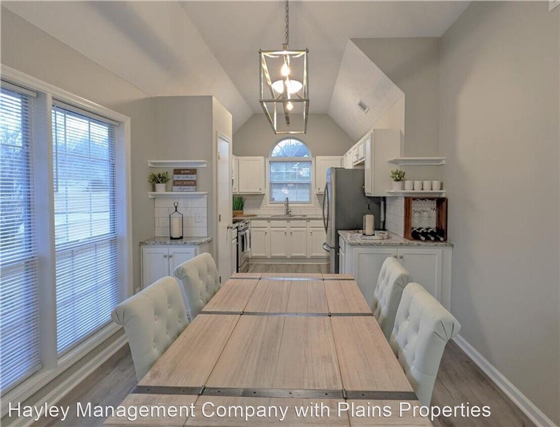 Primary Photo - 4 br, 2.5 bath House - 1170 Rustic Ridge