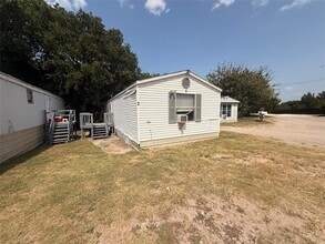 Building Photo - 541 Simmons Dr