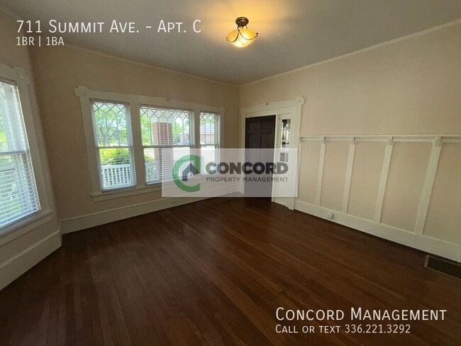 Foto del edificio - 711 Summit Ave
