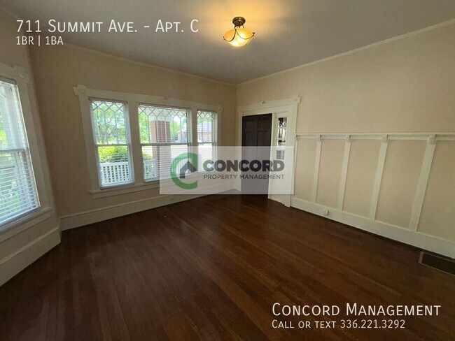 Building Photo - 711 Summit Ave