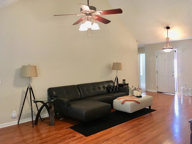 Foto del edificio - 2300 Hayward Ln