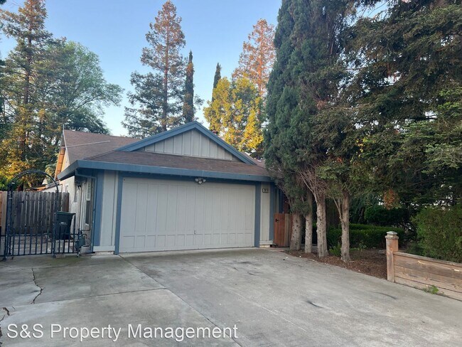 Foto del edificio - 3 br, 2 bath House - 2870 Higgins Road