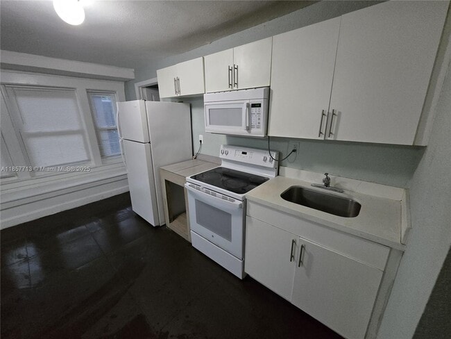 Foto del edificio - 5909 NW 5th Ct