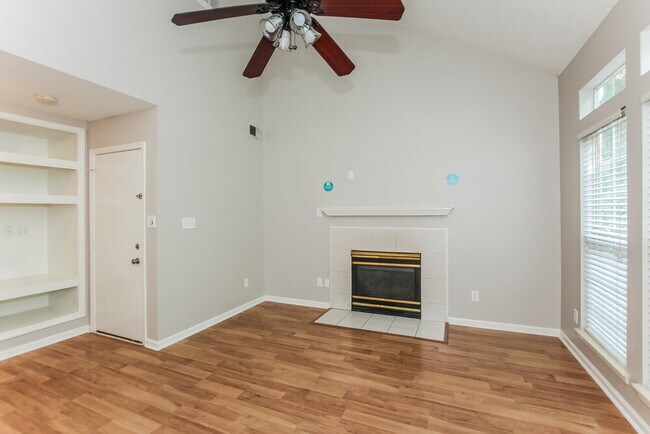 Building Photo - 2914 Canary Ct