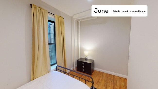 Building Photo - Room in Shared 3 bed/1 bath home in Hamilton Heights