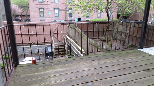 Foto del edificio - 100 E Brookline St