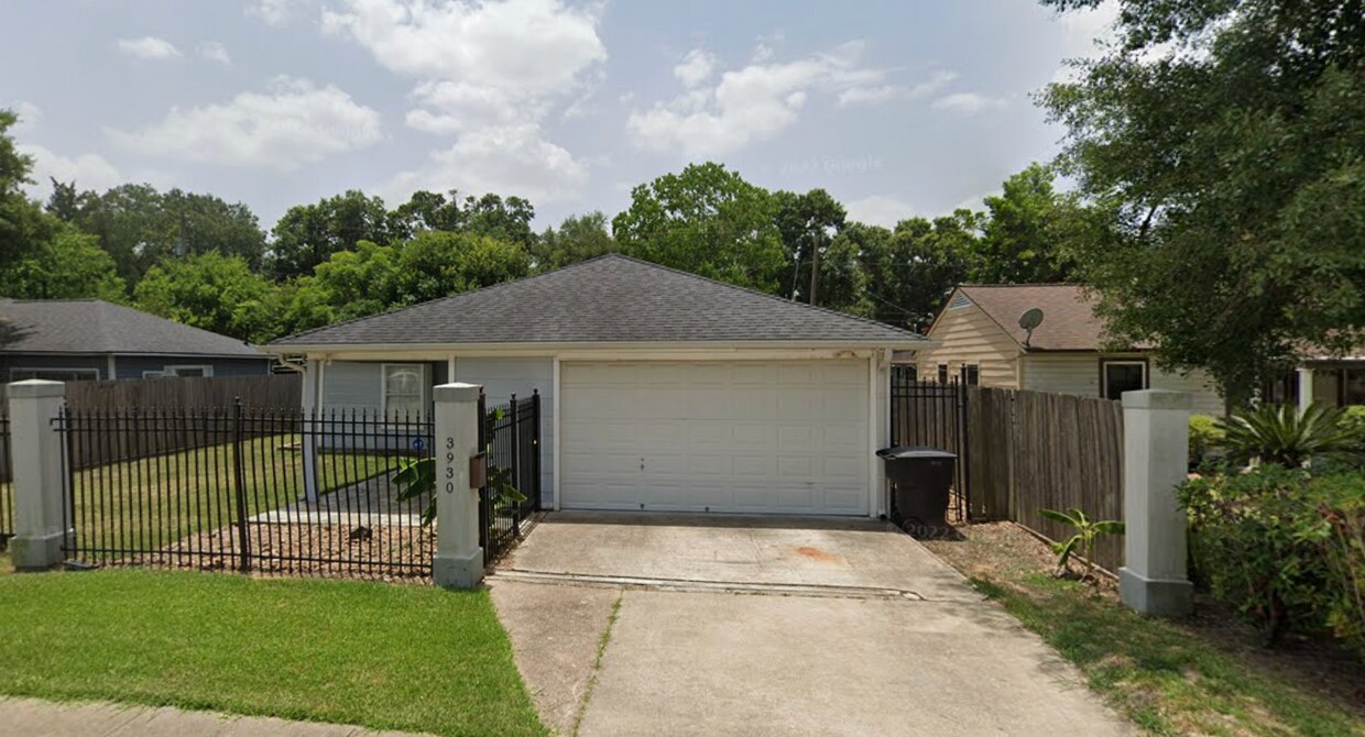 Primary Photo - 3930 Daphne St