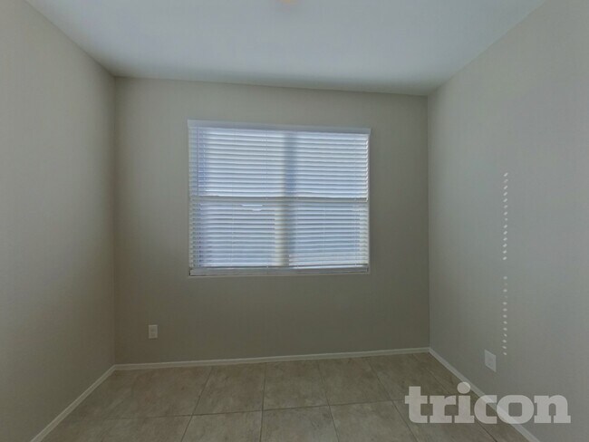 Foto del edificio - 37685 W Amalfi Ave