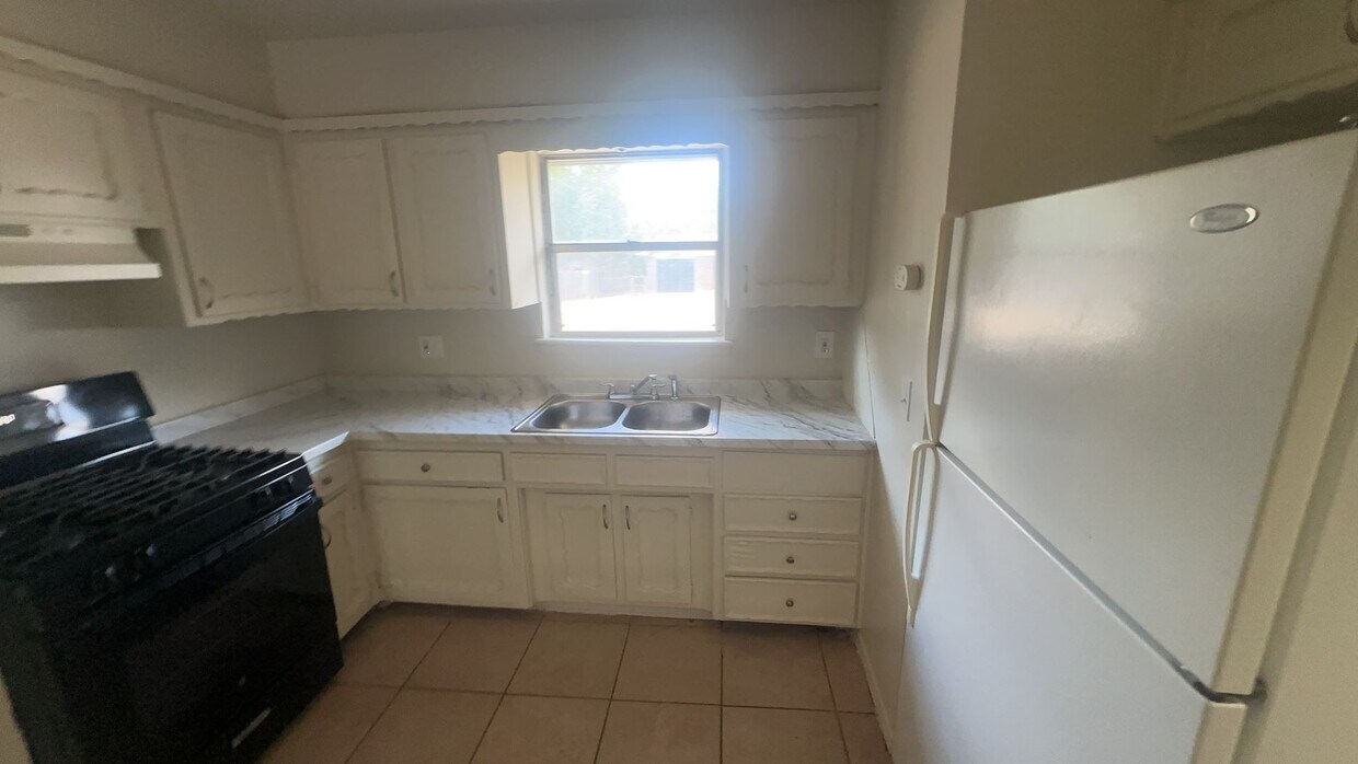 Foto del edificio - 1308 Hickory Ln