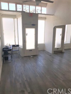 Foto del edificio - 744 Pine Ave