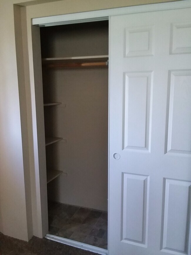 Foto del edificio - N. 24th Ave 2 bedroom House w/DOUBLE GARAGE!