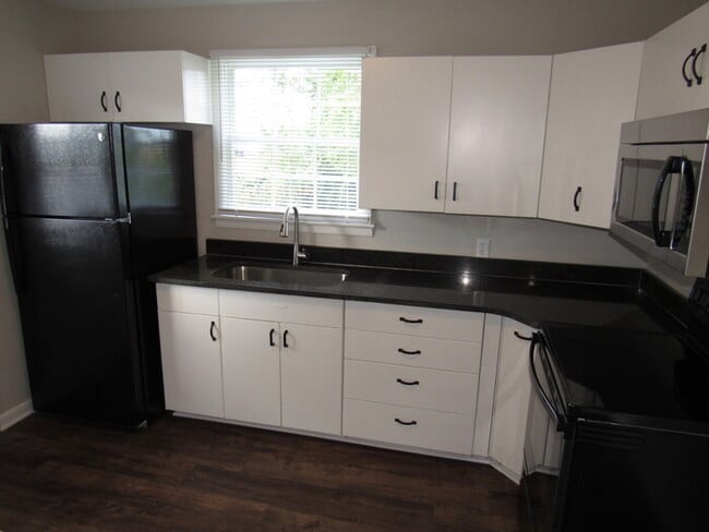 Building Photo - North Nashville 3 bedroom home with renovations!
