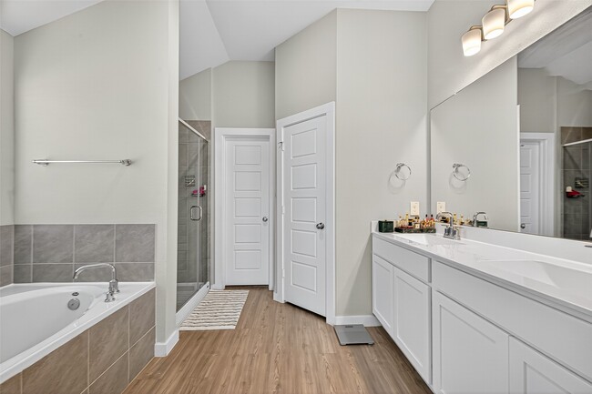 Foto del edificio - 300 Flower Reed Ct