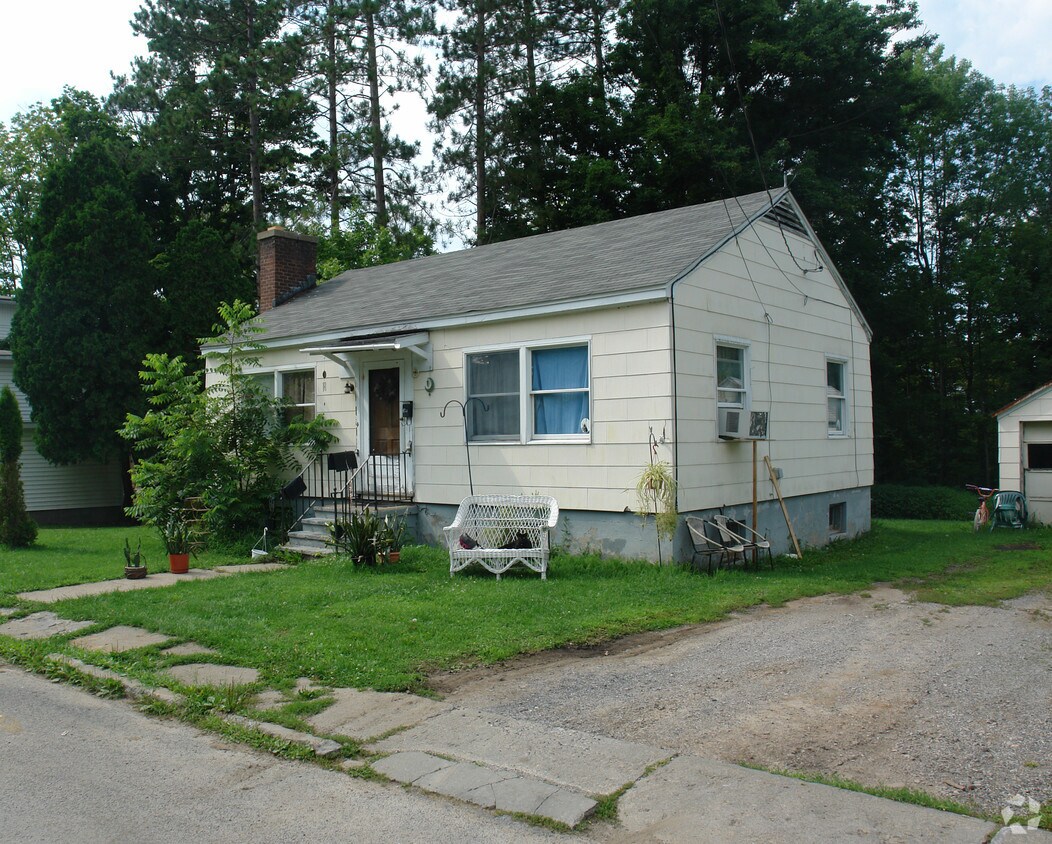 Primary Photo - 1 Pleasant Pl