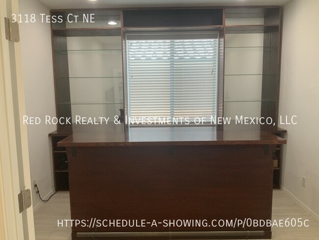 Foto del edificio - 3118 Tess Ct NE