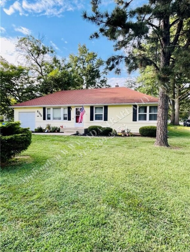 Primary Photo - Charming 3 Bed 2 Bath Home-Coming SOON!