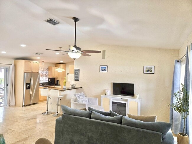 Foto del edificio - 3460 SW 3rd St