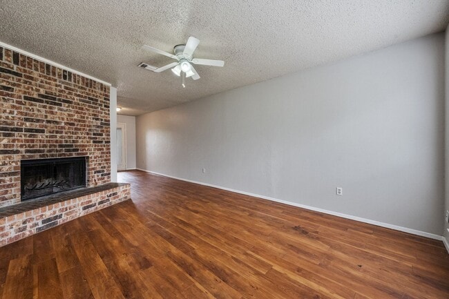 Building Photo - 614 Lillard Rd