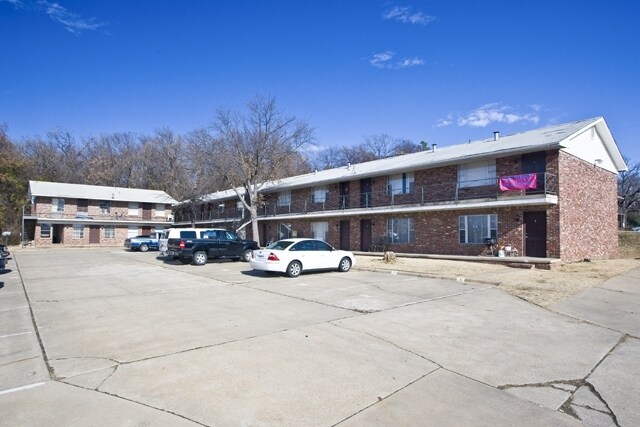 Foto del edificio - Lynwood Apartments