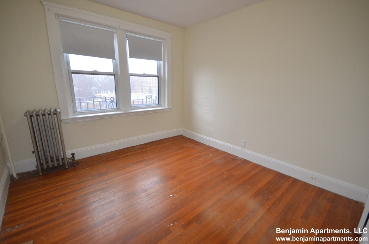 Primary Photo - 111 Washington St