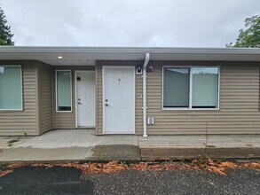 Building Photo - 45790 Lewis Ave