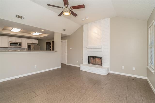 Building Photo - 824 De Soto Dr