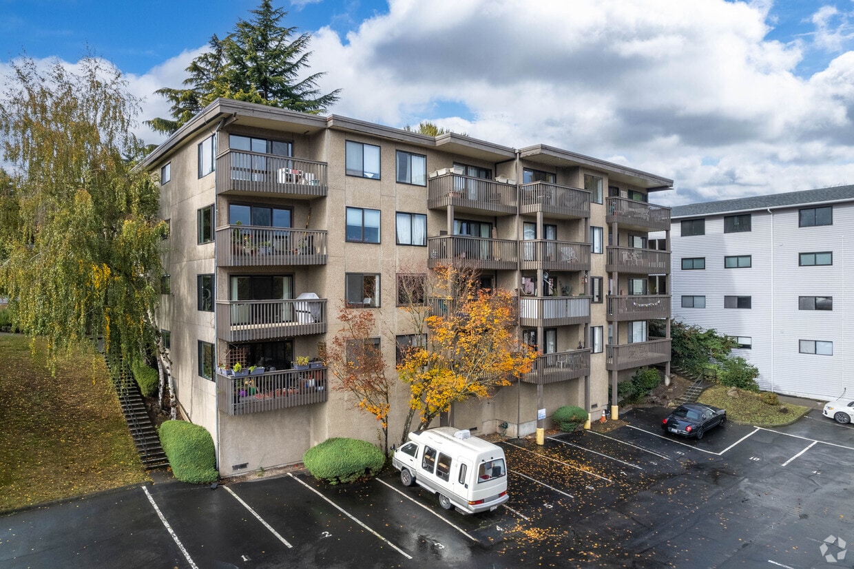 Holly Terrace Apartments in Seattle, WA