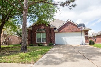 Building Photo - 2834 Falcon Knoll Ln