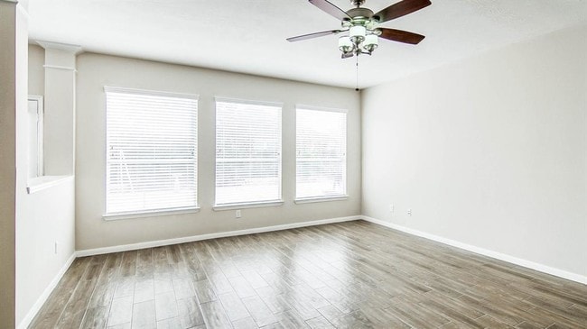 Building Photo - 7407 Saxon Hill Ln