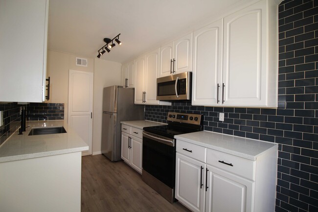 Building Photo - 4879 Collwood Blvd