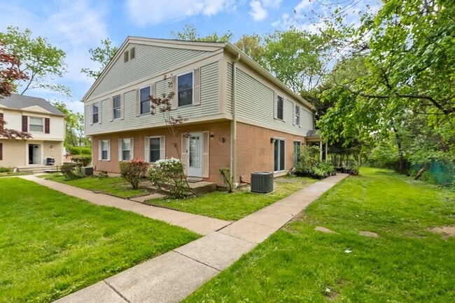 Foto del edificio - 43 Woodenbridge Ct