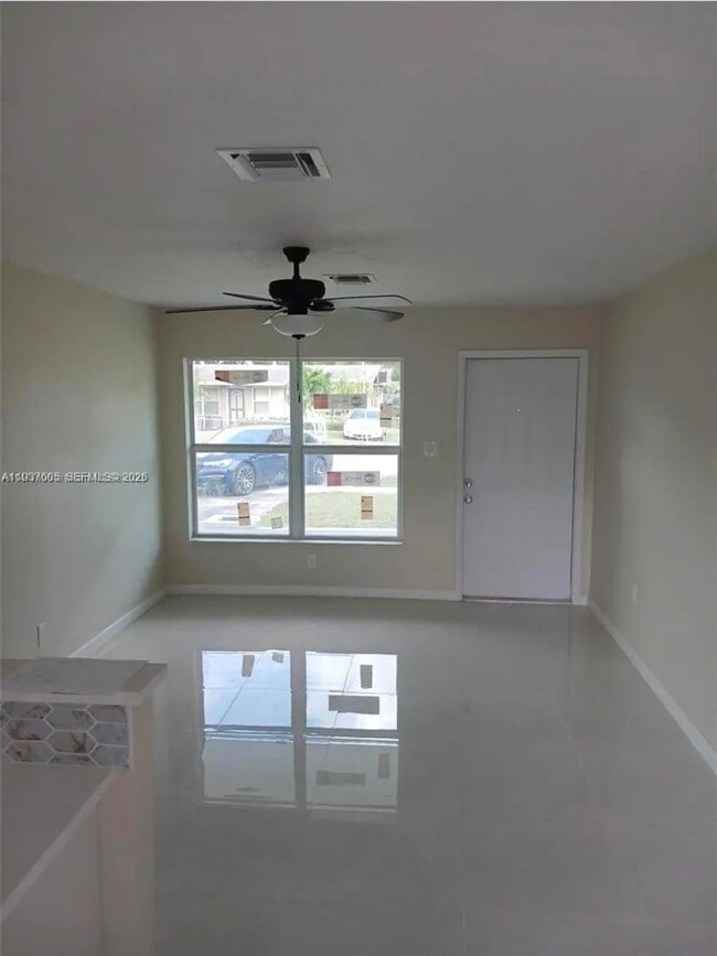Foto del edificio - 3384 NW 18th Ct