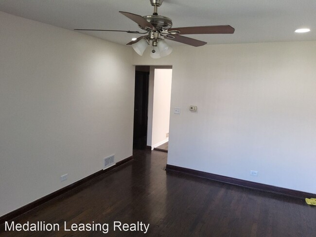 Building Photo - 3 br, 2 bath House - 8949 South Bennett Av...