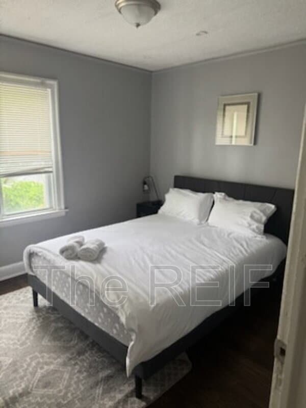 Building Photo - 4400 Buckingham