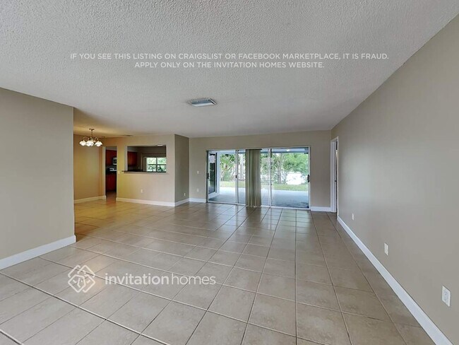 Foto del edificio - 10611 NW 29th Ct