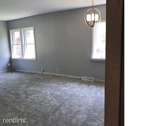 Building Photo - 2 br, 1 bath House - 357 W Otis Ave