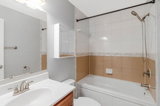 Foto del edificio - 901 R St NW