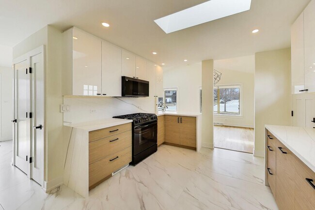 Foto del edificio - 909 S Waverly Ave