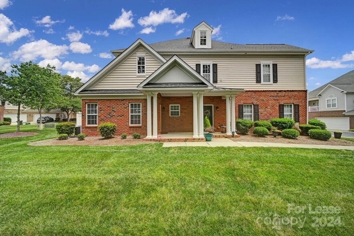 Foto principal - 11910 Lacroix St