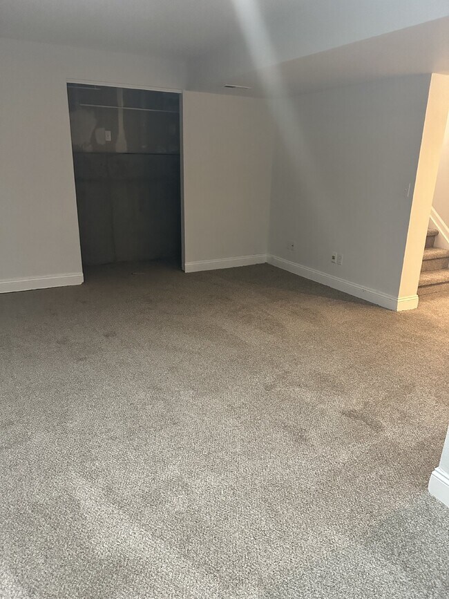 Foto del edificio - All yard care included! Great community am...
