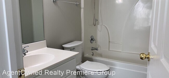 Foto del edificio - 3 br, 2.5 bath House - 9107 Maple Grove Drive
