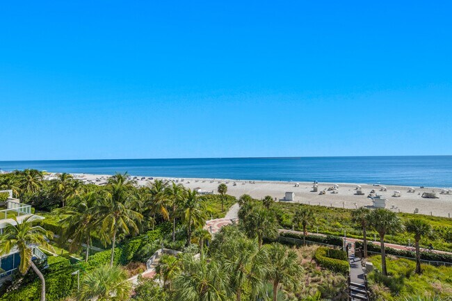 Foto del edificio - 3739 Collins Ave