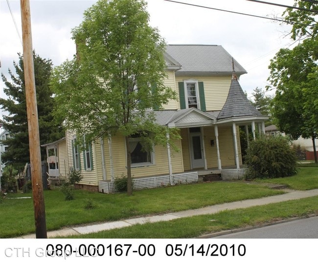 Building Photo - 3 br, 1 bath House - 160 N State St