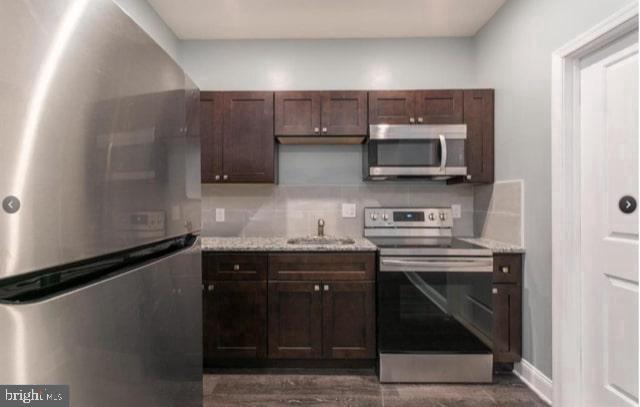 Foto del edificio - 1855 N 19th St