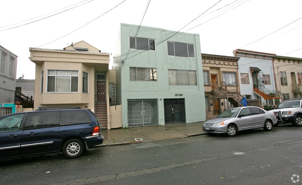 Primary Photo - 1176 York Street