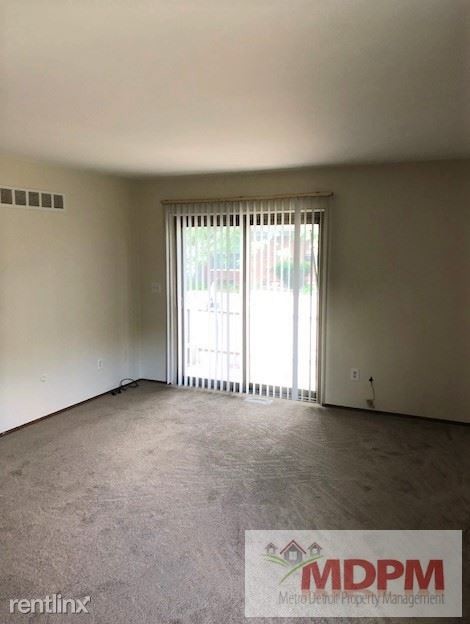 Building Photo - 2 br, 1 bath  - 9620 Elm St