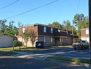 Building Photo - Oakleigh Village Apartments