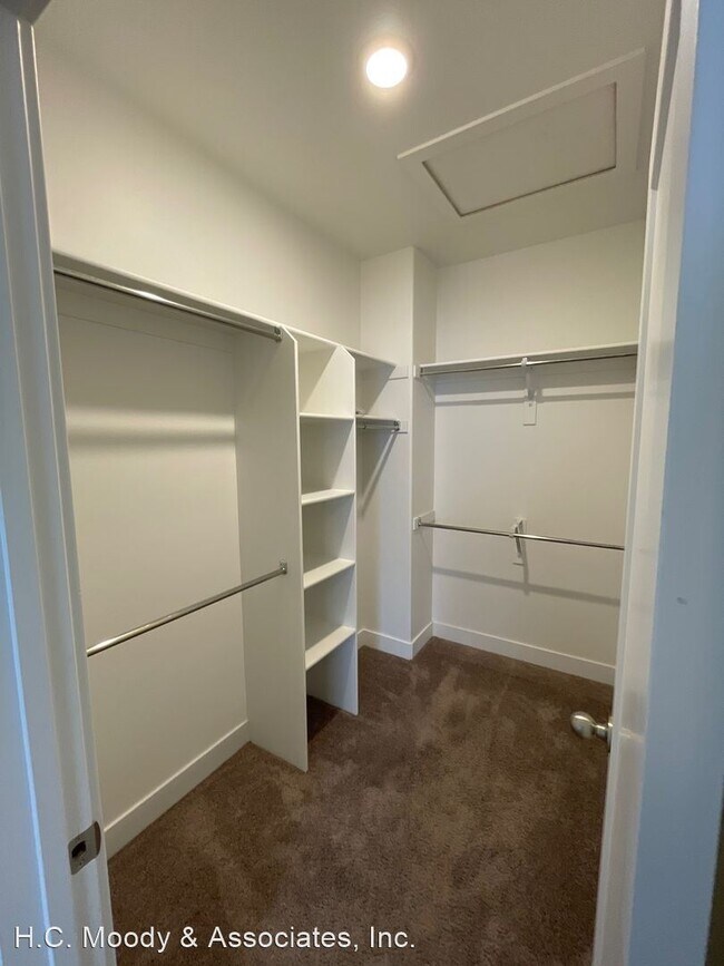 Foto del edificio - 3 br, 2 bath House - 55 N. 500 E.